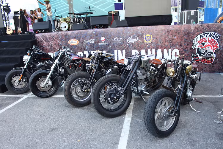 Vốn xuất phát là một thể loại trong các tác phẩm khoa học giả tưởng, Steampunk nay đã là từ sử dụng để chỉ những vật dụng của thế giới hiện đại nhưng có nhiều chi tiết thiết kế mang cảm hứng từ những cỗ máy chạy hơi nước của thời kỳ công nghiệp trong thế kỷ 19.