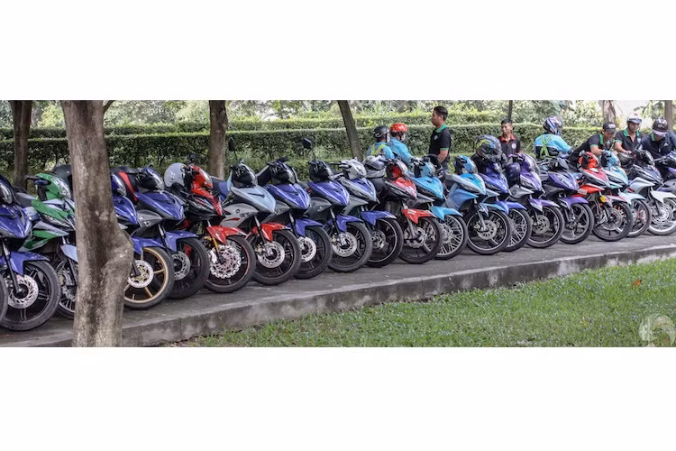 Để kỷ niệm sinh nhật lần thứ 3 của CLB Exciter Sài Gòn, gần 100 biker chạy xe Exciter cùng một số người chơi các dòng xe PKL khác đã tổ chức diễu hành qua các con phố tại TP.HCM.