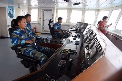Là một trong những con tàu tối tân nhất Việt Nam, mọi khoang của 561 đều được trang bị TV kết nối truyền hình vệ tinh, hệ thống liên lạc vệ tinh Vinasat, điều hòa...