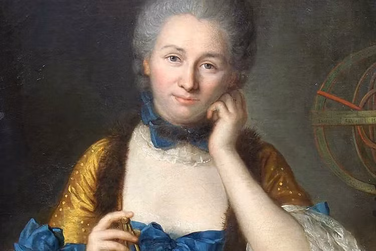 1. Emilie du Chatelet (1706 – 1749): Emilie du Chatelet là một nhà toán học và vật lý học người Pháp. Là mộ trong những nhà khoa học nữ có đóng góp to lớn nhưng bị lãng quên, Emilie du Chatelet nổi tiếng với bản dịch tiếng Pháp của cuốn sách “Principia” của Isaac Newton, một tác phẩm vẫn được sử dụng cho đến ngày nay. (Ảnh: JSTOR Daily)