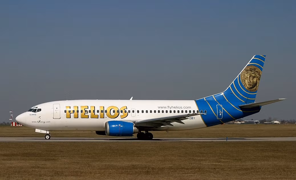 Chiếc máy bay Boeing 737-31S, mang số đăng ký 5B-DBY, đã khởi hành từ sân bay quốc tế Larnaca, Síp, với điểm dừng tại sân bay quốc tế Athens, Hy Lạp, trước khi tiếp tục hành trình đến sân bay quốc tế Prague Ruzyně, Cộng hòa Séc.(Ảnh: Wikipedia)