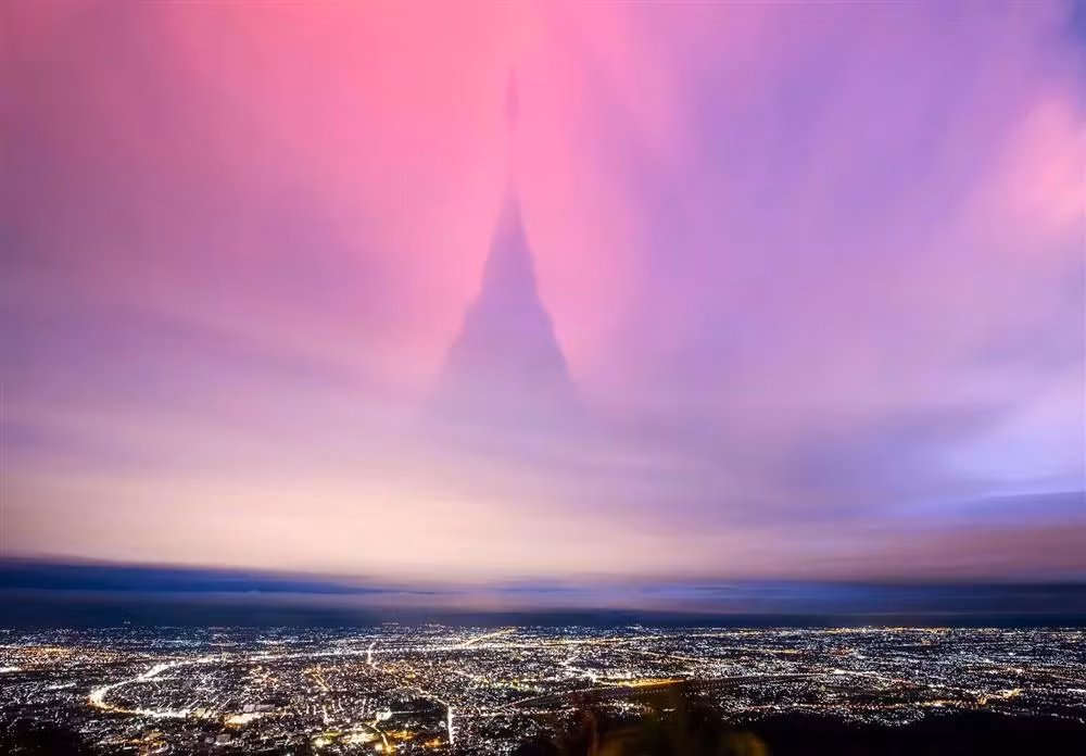 Hiện tượng tương tự cũng xảy ra vào tháng 6/2023 gần chùa Wat Phra That Doi Suthep ở Chiang Mai, Thái Lan.(Ảnh:Wiradej Thongsuwan)