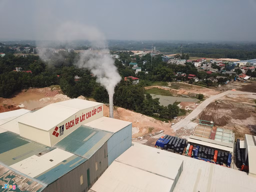 Lãnh đạo Gốm sứ Thanh Hà khẳng định dầu thải từ máy móc được lưu trữ để bàn giao cho đơn vị chuyên trách xử lý. Tuy nhiên, hàng tấn dầu đã bị đưa ra ngoài, gây nên sự việc ô nhiễm nguồn nước của Công ty nước sạch sông Đà.