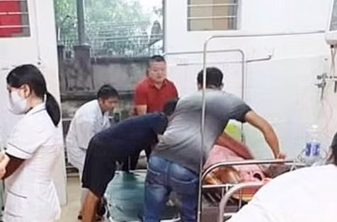 Hy huu: 5 nu hoc sinh bi set danh phai nhap vien cap cuu