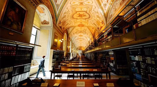 Vì vậy, nhiều người tin rằng những bí ẩn về Mật khố Vatican sớm được giải mã, bao gồm cả những thông tin về người ngoài hành tinh có thật hay không. Mời độc giả xem video: Mật nghị Hồng y bỏ phiếu bầu chọn Giáo hoàng mới (nguồn: VTC14)