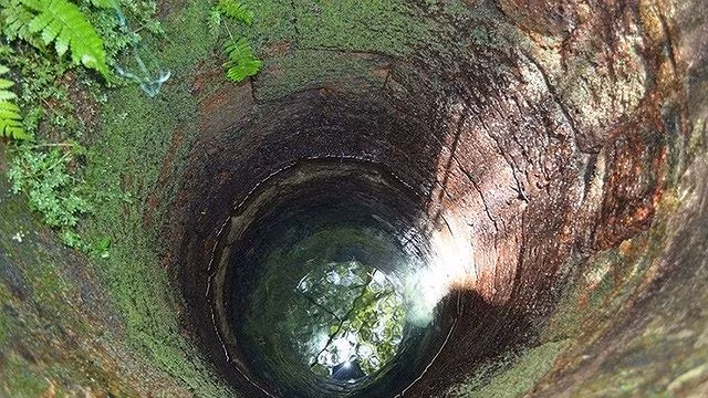 Thuong tam be 2 tuoi tu vong khi roi xuong gieng nha hang xom