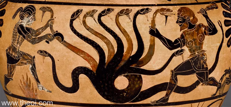 Theo đó, Hercules đã có cuộc chiến khốc liệt với Hydra tại vùng đầm lầy thuộc Lernaean - nơi quái vật rắn 9 đầu sinh sống.