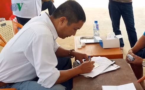 Kon Tum: Lai xe dung thuoc tay nen duong tinh voi ma tuy?