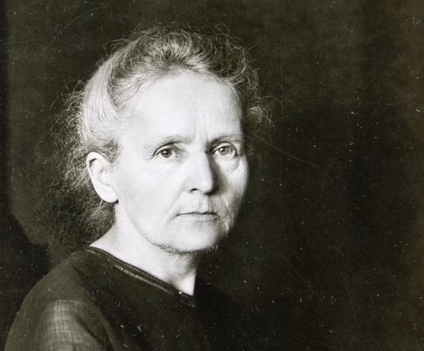 Năm 1911 không chỉ là dấu son đáng nhớ trong sự nghiệp nghiên cứu khoa học của Marie Curie mà còn là thời điểm bà vướng vào bê bối tình ái lớn gây chấn động dư luận.