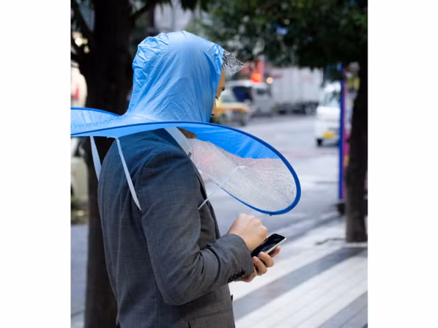Sac cuoi mu di mua trong giong het “ao mua”