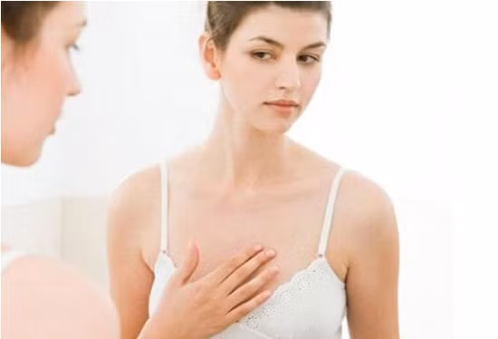Cô ấy trở nên tự ti về ngoại hình của chính mình sau khi dùng thuốc tránh thai? Trong một nghiên cứu năm 2014, các nhà nghiên cứu tiến hành theo dõi 48 cặp đôi gặp nhau khi người phụ nữ đang uống thuốc tránh thai bằng hormone và quan sát mối quan hệ của họ sau đó.