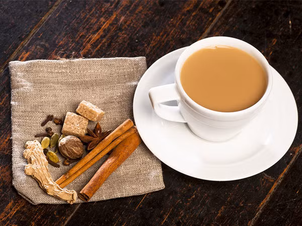 Trà Darjeeling có nguồn gốc từ vùng trà Himalaya, Ấn Độ. Trà Darjeeling nổi tiếng khắp thế giới vì mùi vị và màu sắc đặc trưng. Loại trà này làm tăng sức mạnh đàn ông do mùi thơm của nó giúp nam giới giảm căng căng thẳng và giảm nguy cơ bệnh tiểu đường loại 2.