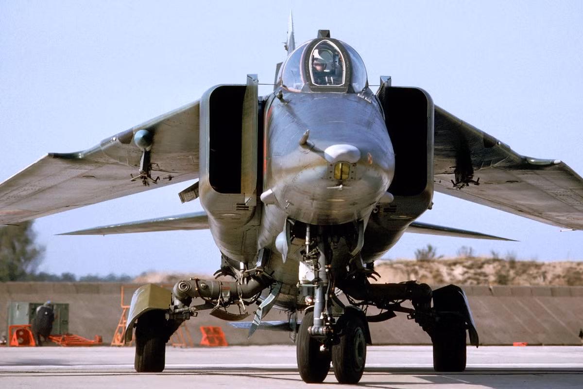 Đa số các máy bay MiG-23BN đều bị CHLB Đức loại biên ngay sau khi sáp nhập, một vài chiếc được bán cho Mỹ sử dụng thử nghiệm.