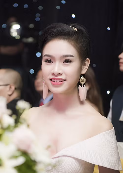 Được xem là thí sinh Hoa hậu Việt Nam 2016 tài sắc vẹn toàn, Ngọc Vân cũng được kỳ vọng giành thứ hạng cao trong chung kết cuộc thi. 