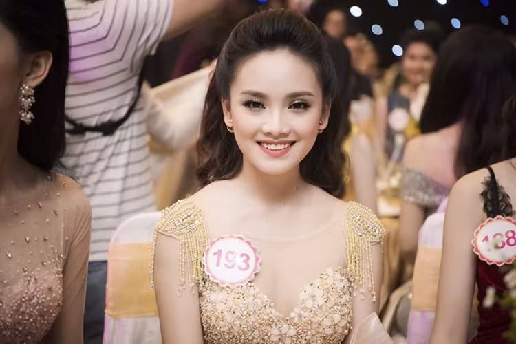 Trần Tố Như cũng là ứng viên sáng giá cho ngôi vị Hoa hậu Việt Nam 2016. Năm 2012, cô từng đăng quang ngôi vị Hoa khôi Thanh niên Thanh lịch và Thời trang của thành phố Thái Nguyên. 