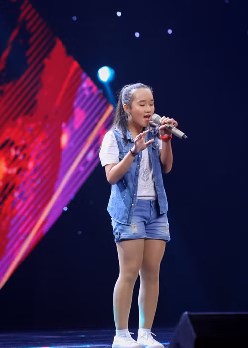 Vũ Cát Tường lại có thêm 2 thí sinh: Phạm Nguyễn Khánh Linh và Vũ Hoàng Minh. Với Khánh Linh, bé dự thi ca khúc “Chạy” của Phạm Toàn Thắng và được khen biết chắt lọc trong giọng hát. 