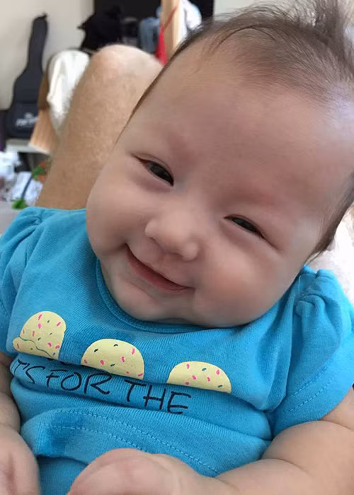 Nét lai Tây dễ thương của con gái Phương Vy Idol - Hình 10 Net lai Tay de thuong cua con gai Phuong Vy Idol-Hinh-10