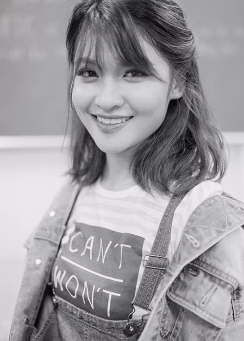 Cũng trong bài phỏng vấn, người đẹp cho biết, mẫu bạn trai lý tưởng của cô là người trưởng thành, chín chắn. 