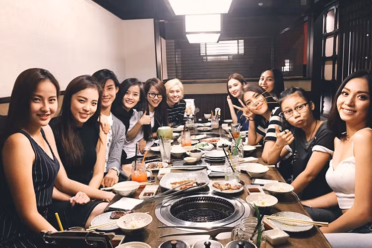 Không những vậy, một số thí sinh của team Hồ Ngọc Hà và team Phạm Hương tại The Face cũng khá thân thiết với Lan Khuê.