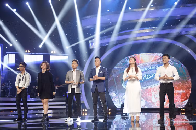 Gala diễn ra tối qua là đêm tranh tài của top 6 với chủ đề “Đêm nhạc tưởng nhớ nhạc sĩ Thanh Tùng”. 