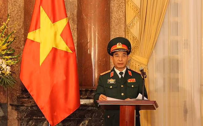 Thượng tướng Phan Văn Giang, Ủy viên Trung ương Đảng, Ủy viên Thường vụ Quân ủy Trung ương, Tổng Tham mưu trưởng Quân đội nhân dân Việt Nam, Thứ trưởng Bộ Quốc phòng.