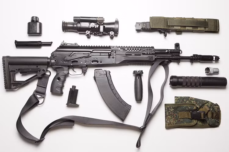 Mặc dù trong những năm gần đây, Kalashnikov có sự thay đổi khá lớn về mô hình thiết kế súng của mình nhưng về bản chất chúng vẫn mang các điểm đặc trưng trên các dòng AK trước đây mà điển hình là của AK-47 như độ tin cậy và giá thành thấp. Nguồn ảnh: Imgur.