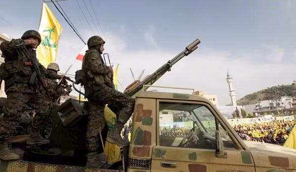 Việc Iran rút khởi các mặt trận quan trọng ở miền Nam Syria được đánh giá làm nhằm bảo toàn lực lượng trước các chiến dịch không kích của Israel. Ảnh: Fars News.