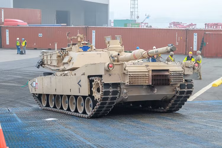 Ngoài số xe tăng và thiết bị quân sự kể trên, Mỹ còn có kế hoạch điều khoảng 500 xe quân sự khác, luân phiên có mặt tại Ba Lan và các nước thành viên NATO kế cận kể cả Estonia, Latvia, Lithuania, Romania, Bulgari và Hungary. Nguồn ảnh: Quân đội Mỹ.