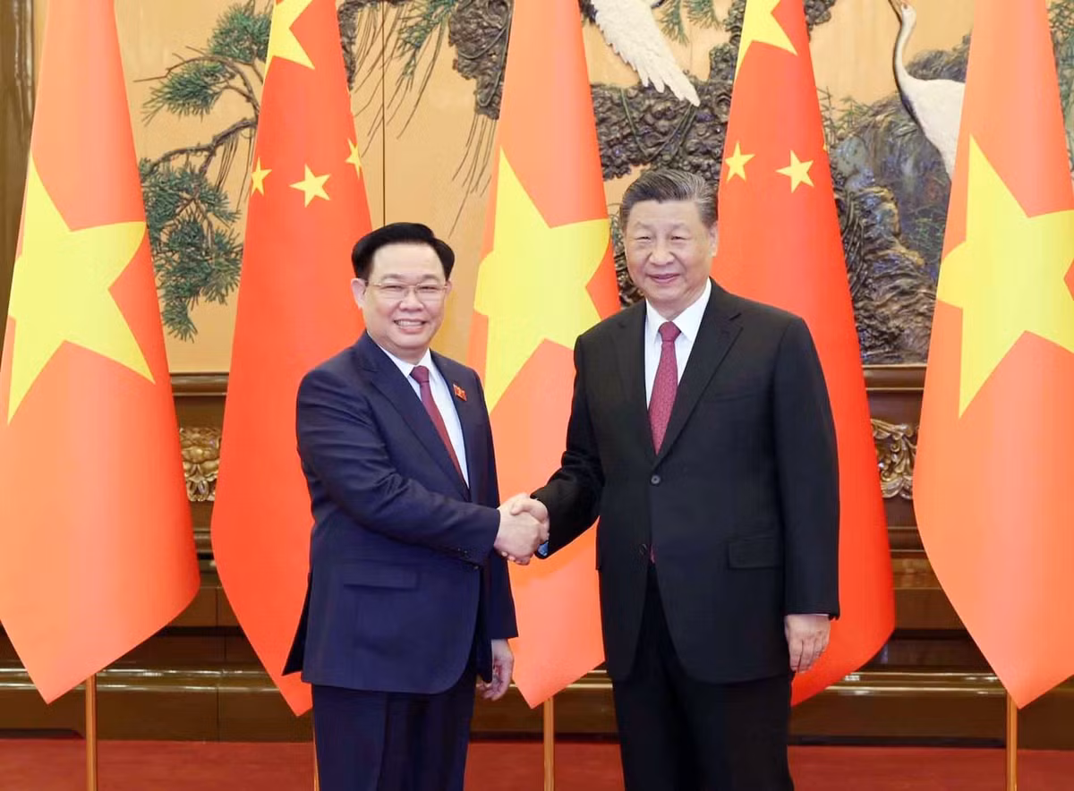 Chu tich Quoc hoi Vuong Dinh Hue hoi kien Tong Bi thu, Chu tich Trung Quoc Tap Can Binh