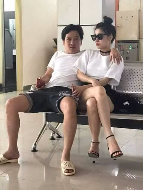 Gần đây nhất, Trường Giang và Nhã Phương dính nghi vấn chia tay. Giữa ồn ào, cả hai lộ ảnh đi du lịch cùng nhau ở Côn Đảo.