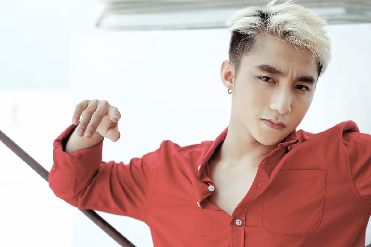 Hiện nay, Sơn Tùng MTP là cái tên nổi nhất trong lớp nghệ sĩ trẻ. Lực lượng fan của Sơn Tùng đông đảo không kém bất cứ nghệ sĩ nào. Với thành công đó ở tuổi đời còn rất trẻ là điều mơ ước của nhiều ca sĩ. Ảnh: Sandien.
