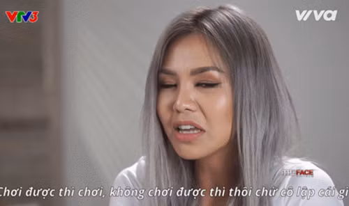 Quỳnh như của đội Hoàng Thùy tuy đã phải dừng bước ở tập 6 nhưng cô vẫn kịp để lại dấu ấn cho khán giả với thái độ tưng tửng và chê bai người khác thẳng thừng. Chính vì thế cô được xem như là bản sao của Mai Ngô - Thí sinh cá tính mùa trước. Ảnh: Zingnews.