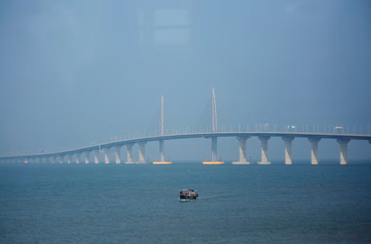 Một số hãng truyền thông địa phương cho biết, tổng kinh phí xây dựng cầu Hong Kong - Chu Hải - Ma Cao là 15 tỷ USD.