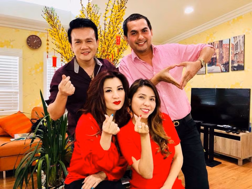 Sau những năm ở ẩn, Đức Tiến của hiện tại đã khác xưa. Ở tuổi U40, anh tăng cân hơn, mái tóc lãng tử cũng đã thay đổi. Cựu người mẫu một thời hiện có cuộc sống kín tiếng ở Mỹ.