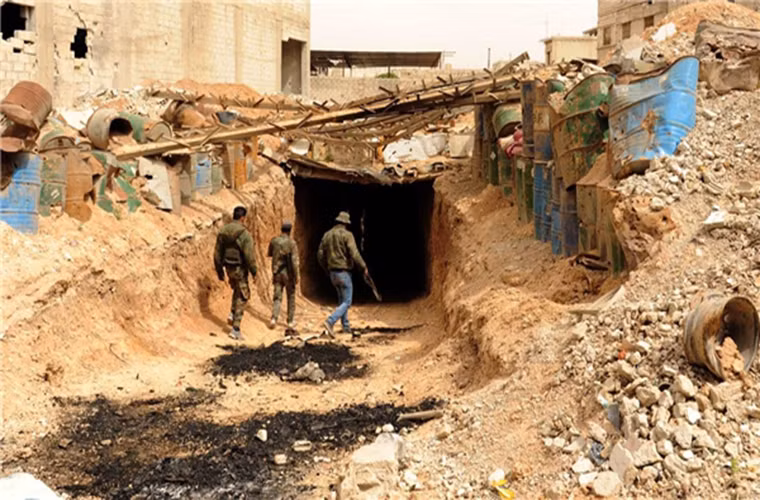 Hôm 9/4, các binh sĩ Syria đã phát hiện một mạng lưới đường hầm "khủng" của phiến quân Jaysh al-Islam nối Mesraba và al-Shifouniyeh với thị trấn Douma, Đông Ghouta. Ảnh: FNA.