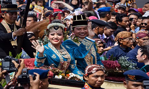 Đám cưới của Công chúa Hayu và Hoàng tử Notonegoro diễn ra tại Yogyakarta, Indonesia, ngày 23/10/2013. Đám cưới của Công chúa Hayu và Hoàng tử Notonegoro diễn ra tại Yogyakarta, Indonesia, ngày 23/10/2013.