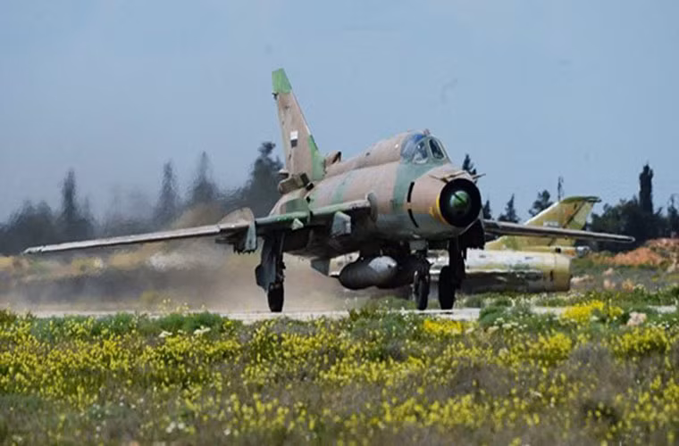 Trong khi đó, ngày 2/4, Không quân Syria đã trút “mưa bom” xuống các căn cứ của khủng bố tại vùng núi Đông Qalamoun ở phía bắc thủ đô Damacus nhằm mở đường cho cuộc tấn công trên bộ trong khu vực này. Ảnh: FNA.