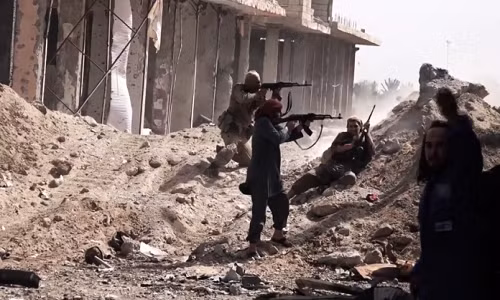 SDF thao chay, phien quan IS chiem mo dau “khung” o Deir Ezzor?
