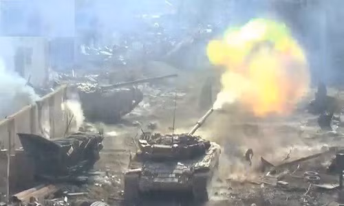 Quân đội Syria dồn dập tấn công các mục tiêu IS ở Nam Damascus những ngày qua. Ảnh: AMN.