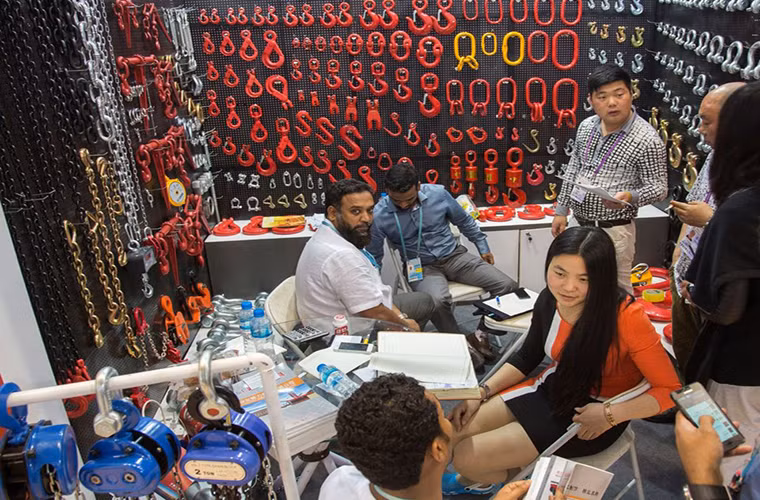 Các trang thiết bị công nghiệp cũng rất phổ biến và đa dạng...