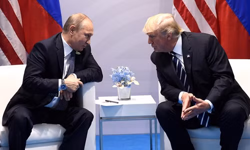 Tổng thống Trump và Putin hội kiến trong cuộc họp thượng đỉnh G-20 tại Đức vào tháng 7/2017. Ảnh: Getty.