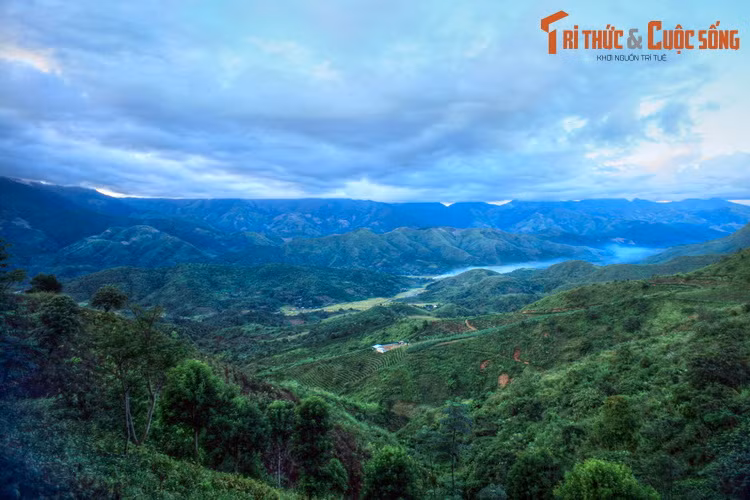 Phong cảnh núi rừng ở huyện Điện Biên, huyện cùng tên với tỉnh Điện Biên.