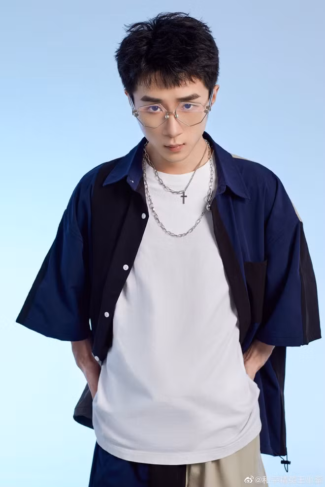 Vương Tiểu Oai (sinh năm 1998) hiện là streamer game PUBG trên nền tảng Kuaishou với hơn 66.500 người theo dõi, Weibo của anh chàng cũng đã cán mốc 1 triệu người follow.