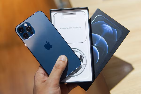 iPhone 12 dự kiến sẽ bán tại Việt Nam vào ngày 27/11 tới. Hiện ở Việt Nam chưa ghi nhận sự cố tương tự.