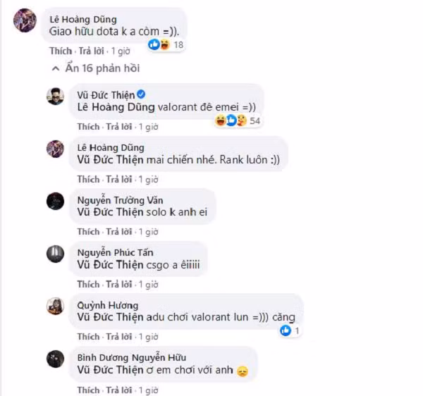 Chủ nhân của những bản hit làm chao đảo cộng đồng trẻ như Yêu 5, Nến và Hoa... có thói quen khá hài hước và đôi chút trẻ con, đó là cứ mỗi lần sắm skin mới và dùng skin đó thắng một trận đấu, anh sẽ ngay lập tức đem khoe trên Facebook.