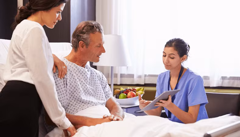 Khi cận kề cái chết, người bệnh sẽ sử dụng toàn bộ năng lượng trên nên cơ thể sẽ trở nên khỏe mạnh, minh mẫn hơn trước đó. Họ có thể ăn uống, đi lại, trò chuyện với người thân trong gia đình. Sau khi sử dụng cạn kiệt nguồn năng lượng, người bệnh sẽ trút hơi thở cuối cùng.