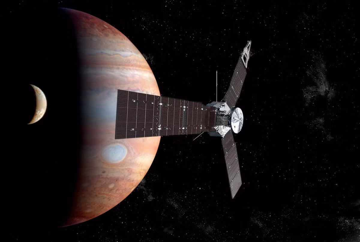 Mới đây, NASA đã đề nghị nhà thơ Ada Limón, người từng đoạt giải thưởng danh tiếng U.S. Poet Laureate của Mỹ, sáng tác một bài thơ để khắc lên tàu vũ trụ Europa Clipper trong hành trình tới mặt trăng Europa - vệ tinh của sao Mộc.