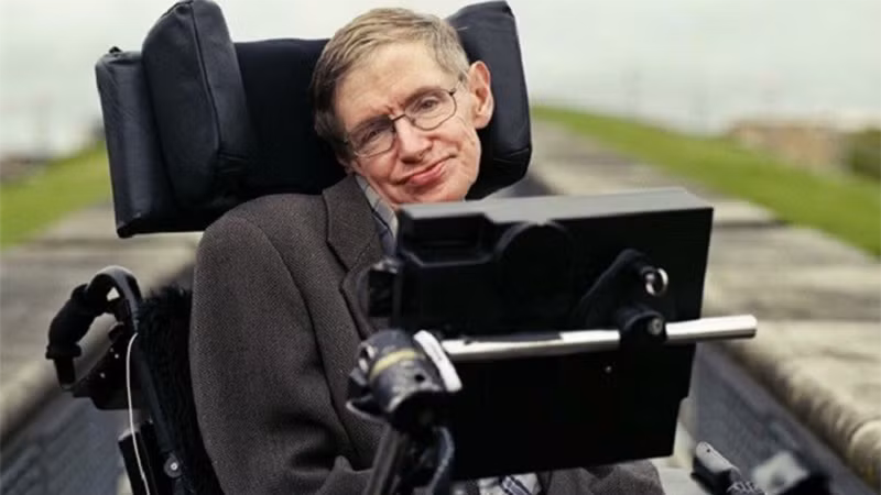 Ông Hawking cho rằng trong 40 năm qua, dân số thế giới vẫn luôn tăng lên theo cấp số nhân, và điều đó “không thể tiếp tục trong thiên niên kỷ tiếp theo”.