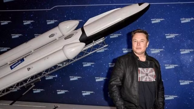CEO SpaceX cho biết thêm: "Nhiều người nghĩ tôi là người ngoài hành tinh nhưng điều đó không đúng".