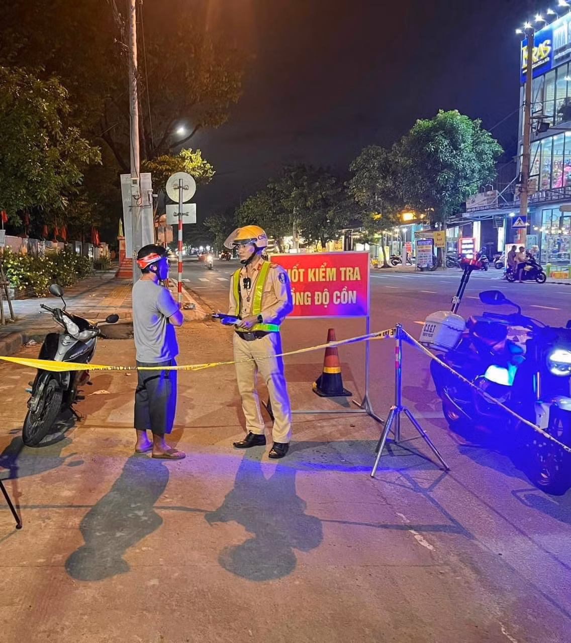 Rộ tin đồn không kiểm tra nồng độ cồn dịp Tết, Công an Đà Nẵng nói gì? - Hình 2 Ro tin don khong kiem tra nong do con dip Tet, Cong an Da Nang noi gi?-Hinh-2